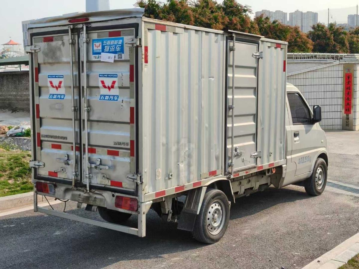 五菱 五菱榮光  2021款 1.2L S 基本型5座LSI圖片