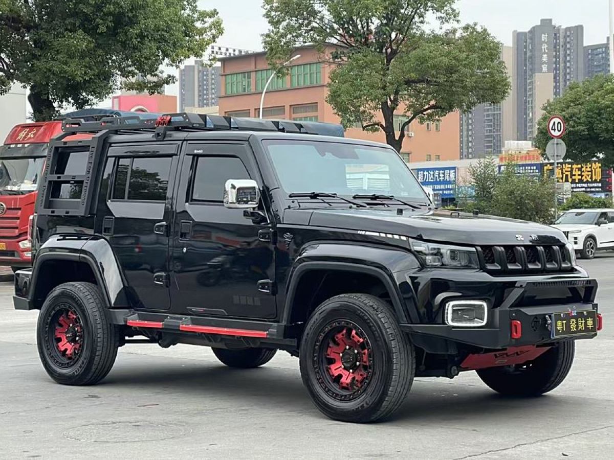 北京 BJ40  2020款 2.0T 自動(dòng)四驅(qū)城市獵人版至尊型圖片