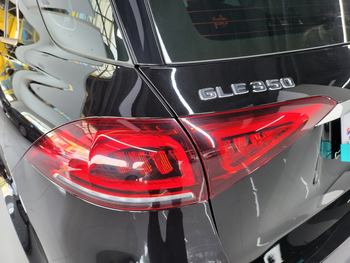 奔驰 奔驰GLE  2022款 改款 GLE 350 4MATIC 时尚型图片