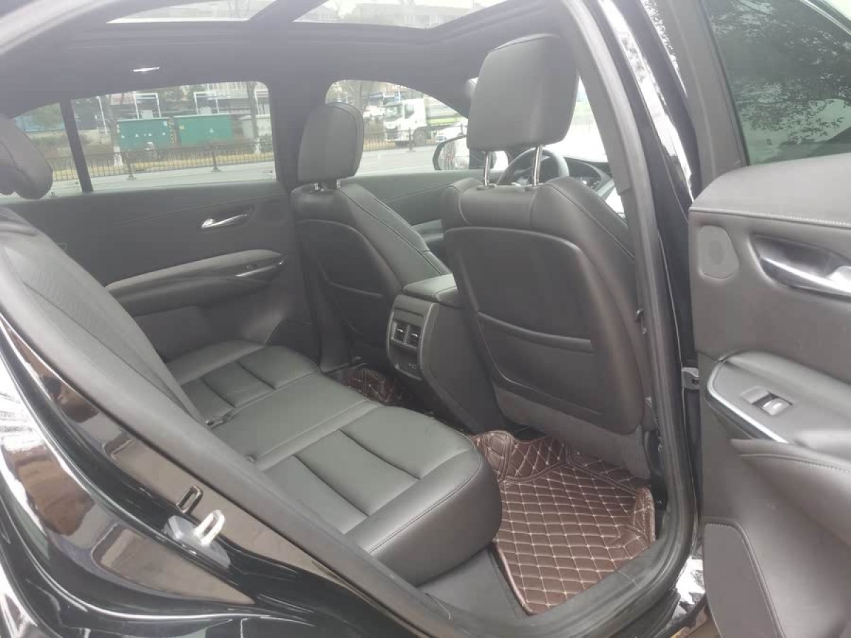 凱迪拉克 XT4  2021款 28T 兩驅(qū)領(lǐng)先型圖片