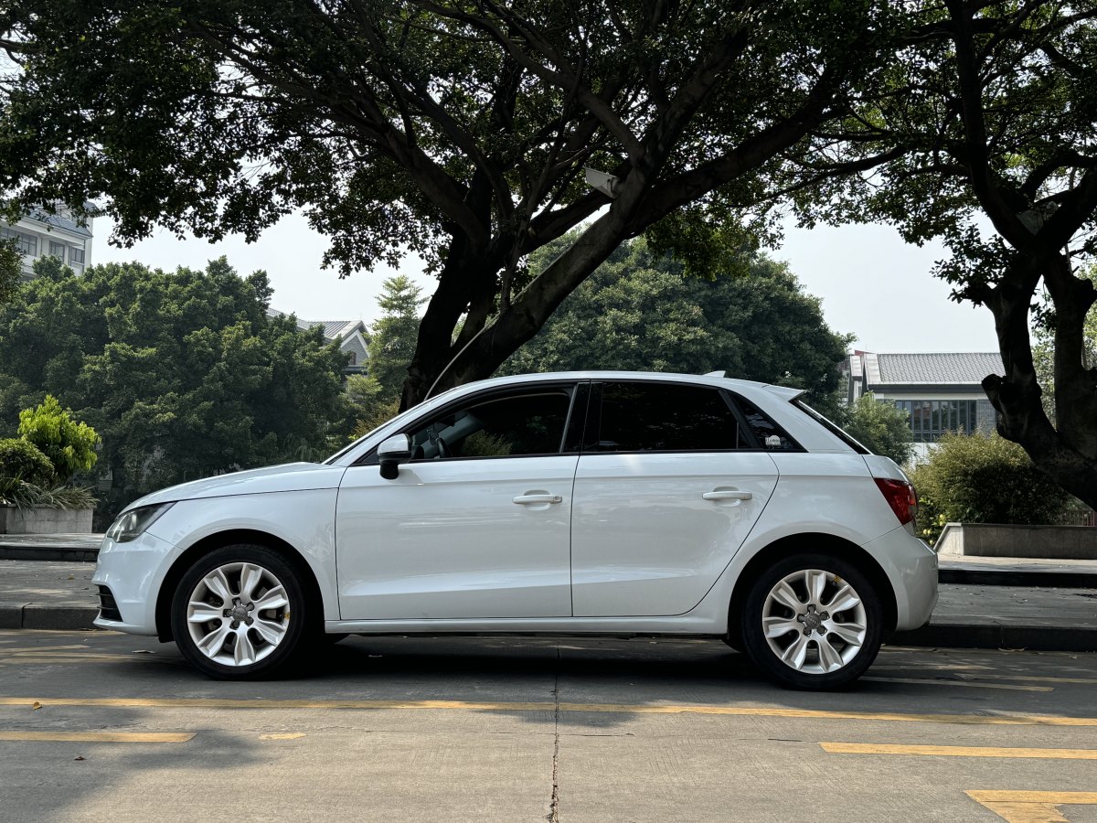 奧迪 奧迪A1  2014款 30 TFSI Sportback時尚型圖片