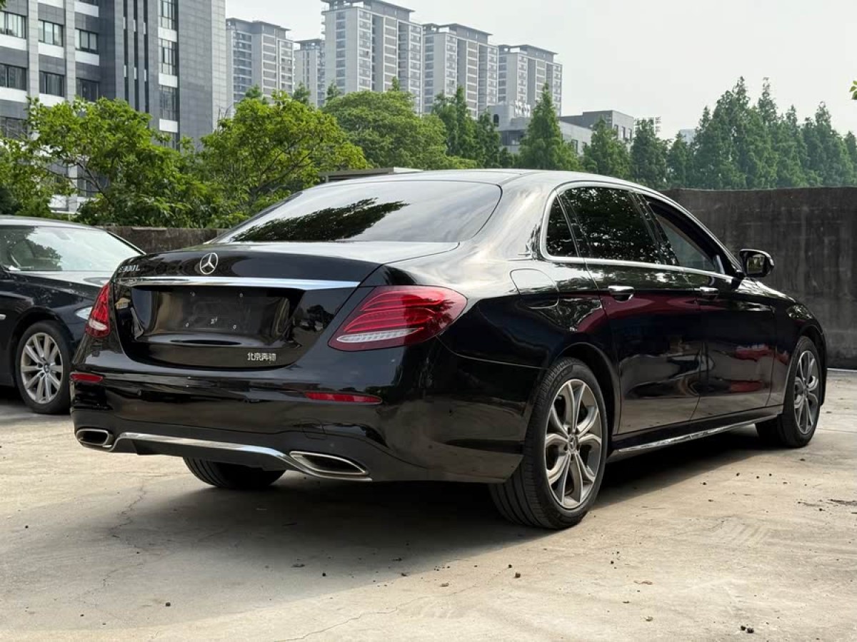 奔馳 奔馳E級  2020款 改款 E 300 L 時尚型圖片