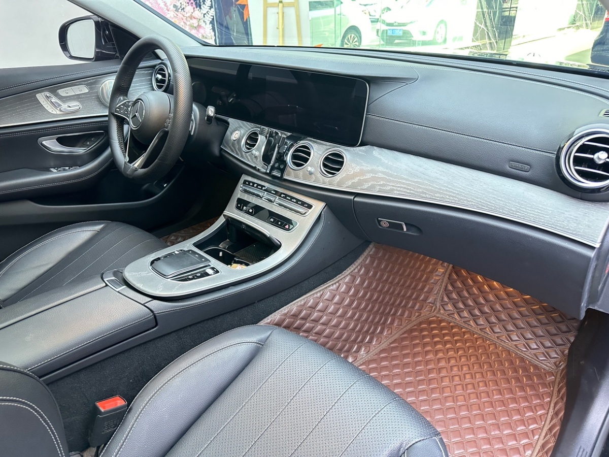 奔馳 奔馳E級  2025款 E 300 L 豪華型圖片