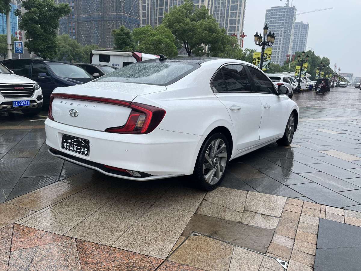 現(xiàn)代 名圖  2021款 1.8L CVT尊貴版LUX圖片