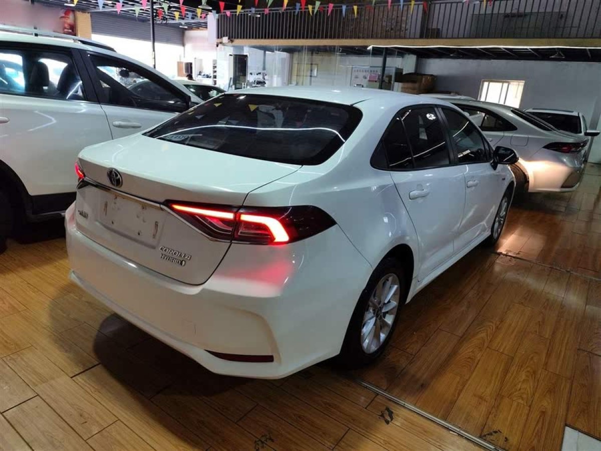 豐田 卡羅拉  2017款 改款雙擎 1.8L E-CVT先鋒版圖片