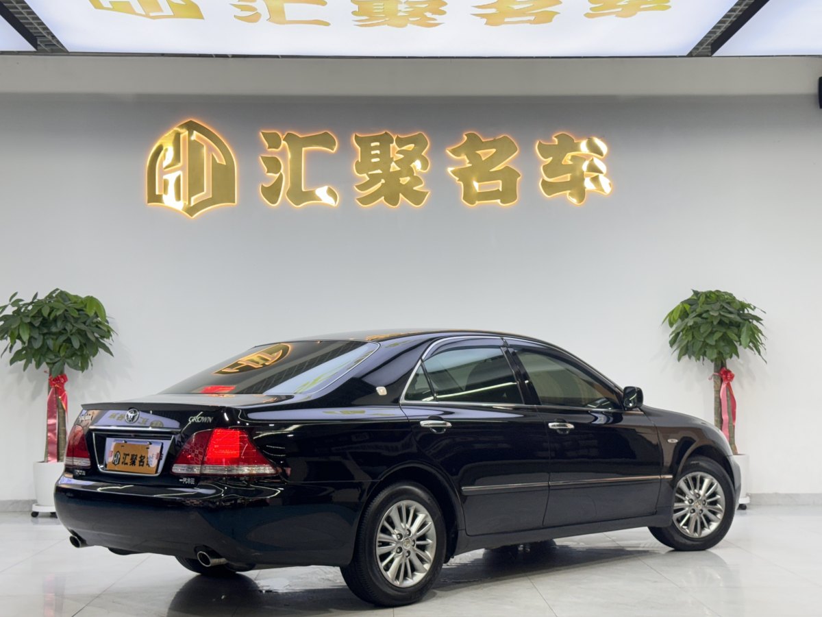 豐田 皇冠  2009款 2.5L Royal特別導(dǎo)航版圖片