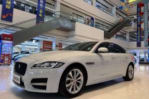 XF 捷豹 XF 2.0T 兩驅(qū)R-Sport運(yùn)動(dòng)版