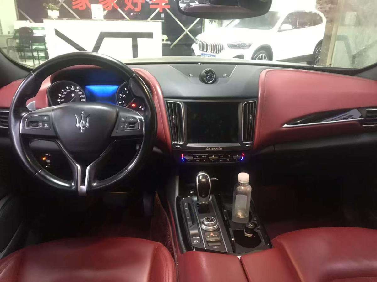 瑪莎拉蒂 Levante  2018款 3.0T 350Hp 標(biāo)準(zhǔn)版圖片