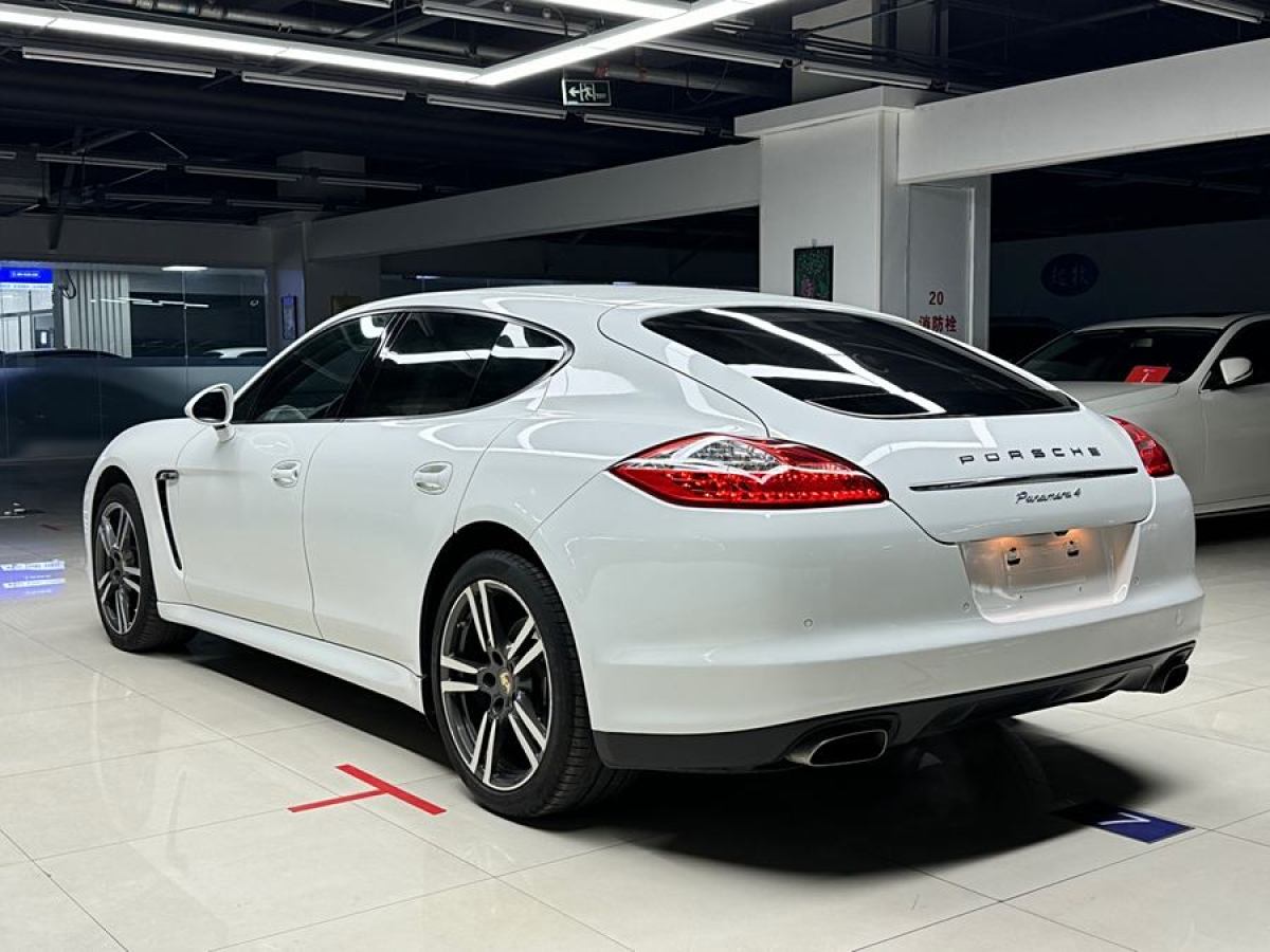 保時(shí)捷 Panamera  2013款 Panamera 4 Platinum Edition 3.6L圖片