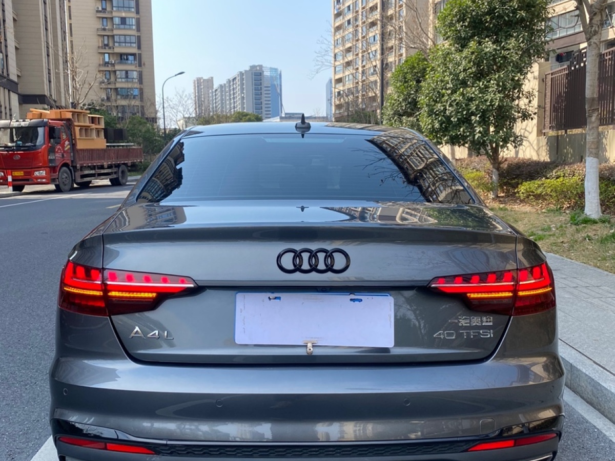 奧迪 奧迪A4L  2022款 40 TFSI 豪華動(dòng)感型圖片