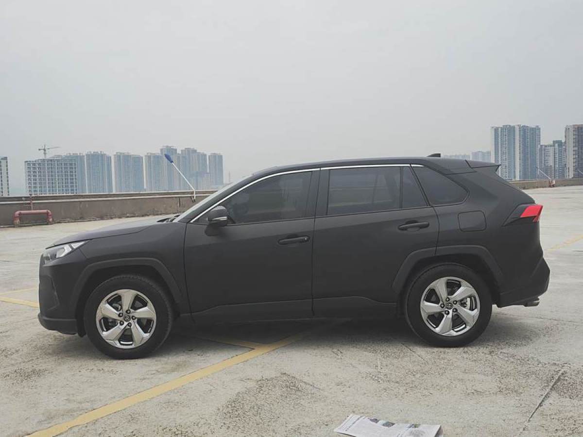 豐田 RAV4榮放  2021款 2.0L CVT兩驅(qū)風(fēng)尚版圖片