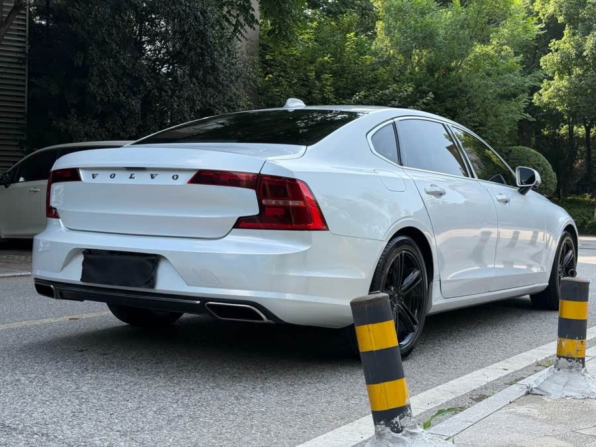 沃爾沃 S90  2017款 T4 智遠(yuǎn)版圖片