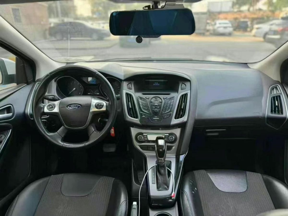 福特 ?？怂? 2015款 三廂 EcoBoost 180 自動精英型圖片
