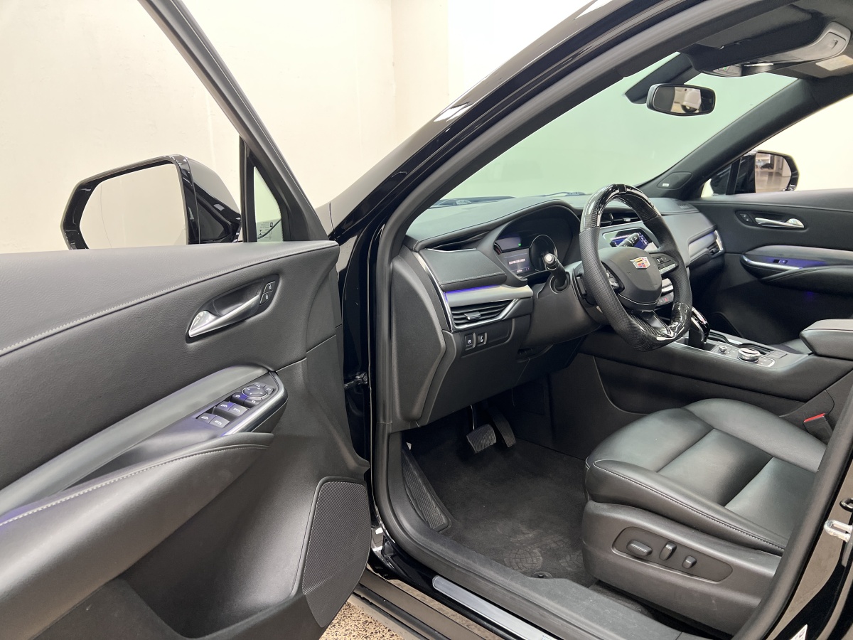 凱迪拉克 XT4  2021款 28T 兩驅(qū)領(lǐng)先型圖片