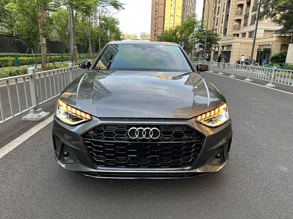 奧迪 奧迪A4L  2023款 40 TFSI 豪華動感型圖片