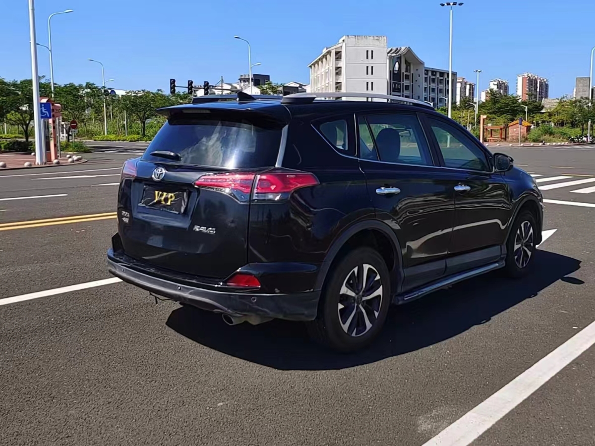 豐田 RAV4  2016款 榮放 2.0L CVT兩驅(qū)風(fēng)尚版圖片