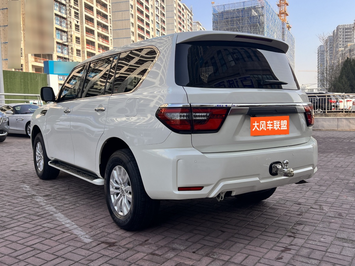 日產(chǎn) 途樂(lè)  2018款 4.0L 鉑金型圖片