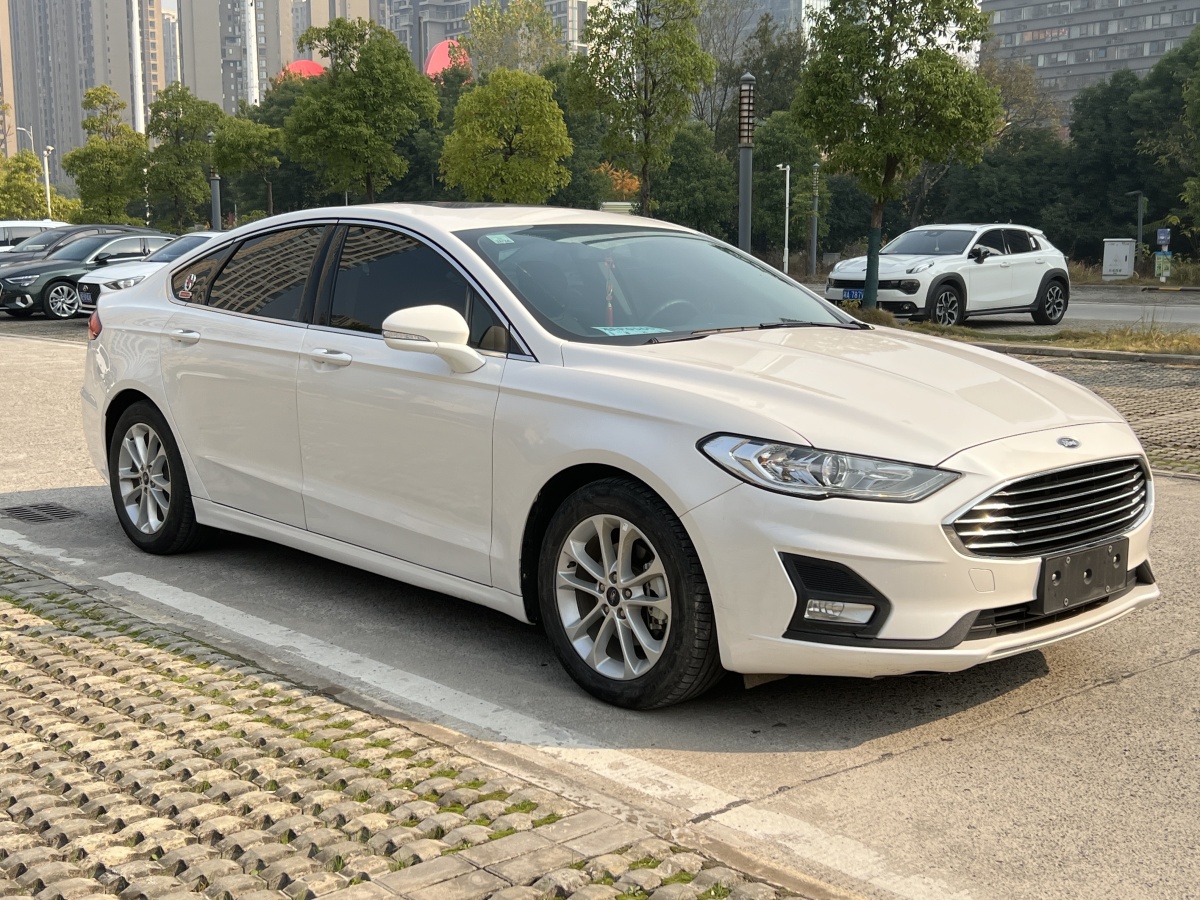 福特 蒙迪歐  2020款 EcoBoost 180 時(shí)尚型圖片