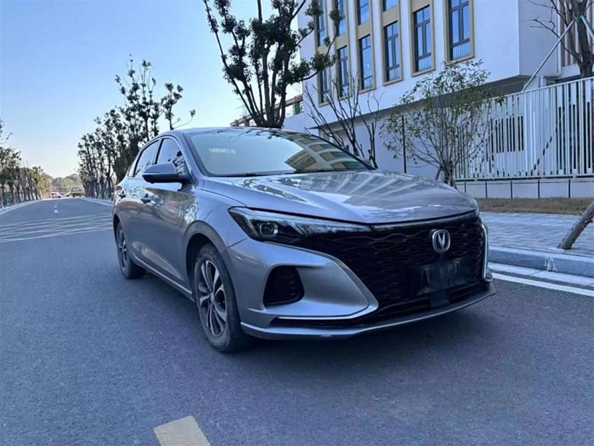 長(zhǎng)安 逸動(dòng)  2021款 PLUS 藍(lán)鯨NE 1.4T GDI DCT尊貴型圖片