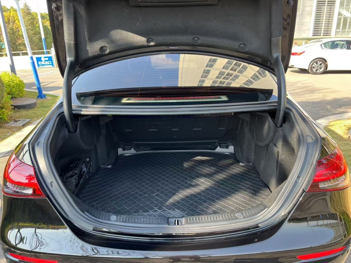 奔馳 奔馳E級(jí)  2021款 改款 E 300 L 豪華型圖片