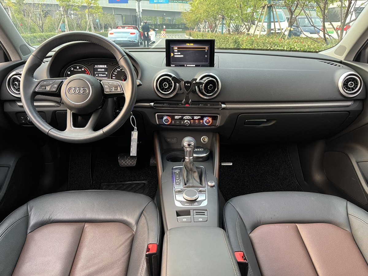 奧迪 奧迪A3  2019款 Sportback 35 TFSI 風(fēng)尚型 國(guó)VI圖片