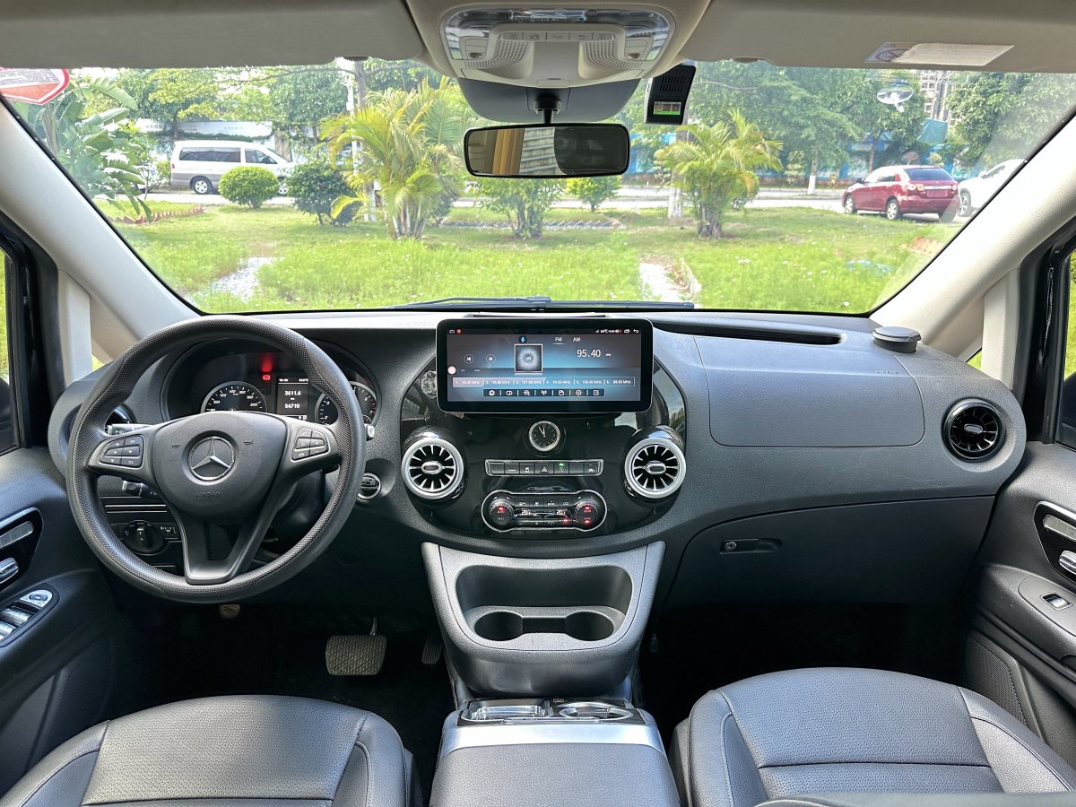 2022年5月奔馳 威霆  2021款 2.0T 精英版 7座