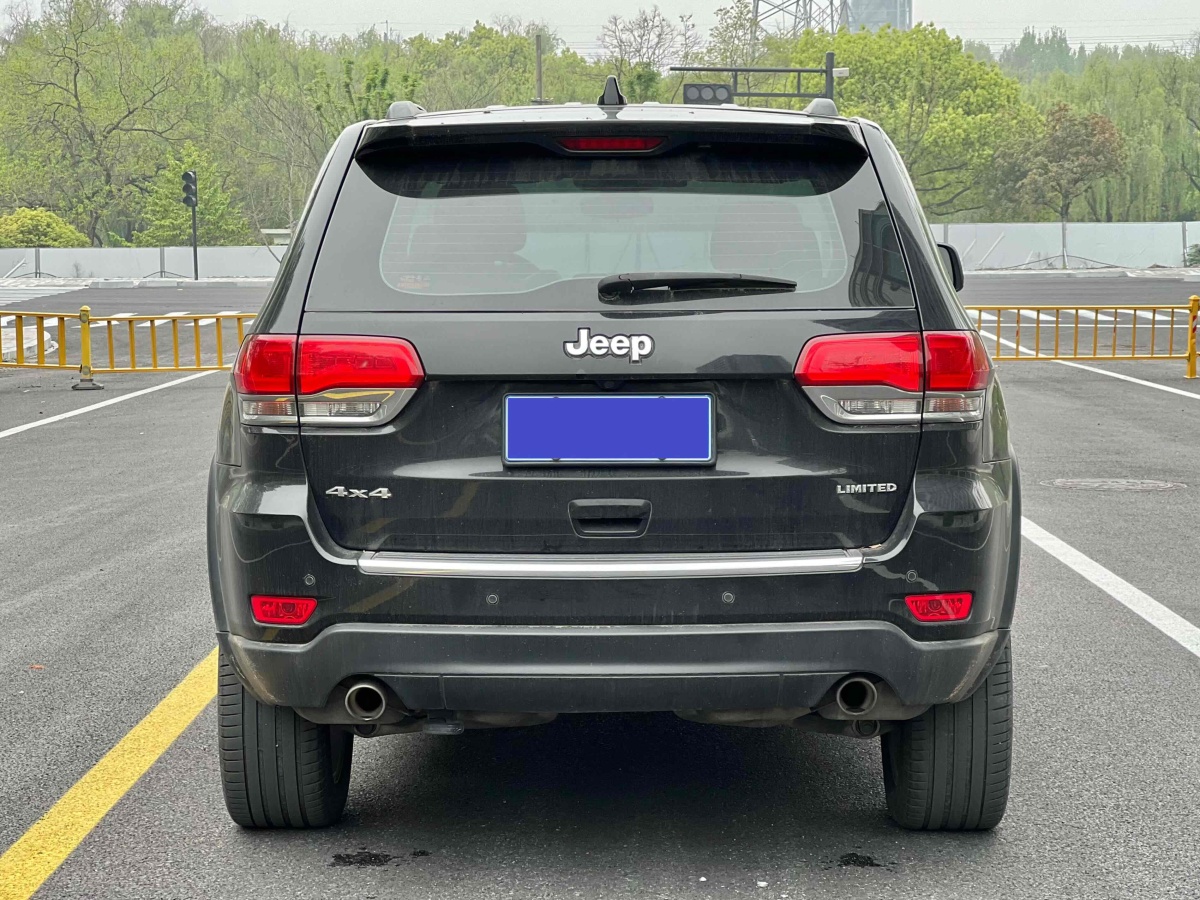 2019年6月Jeep 大切诺基  2016款 3.0L 精英导航版