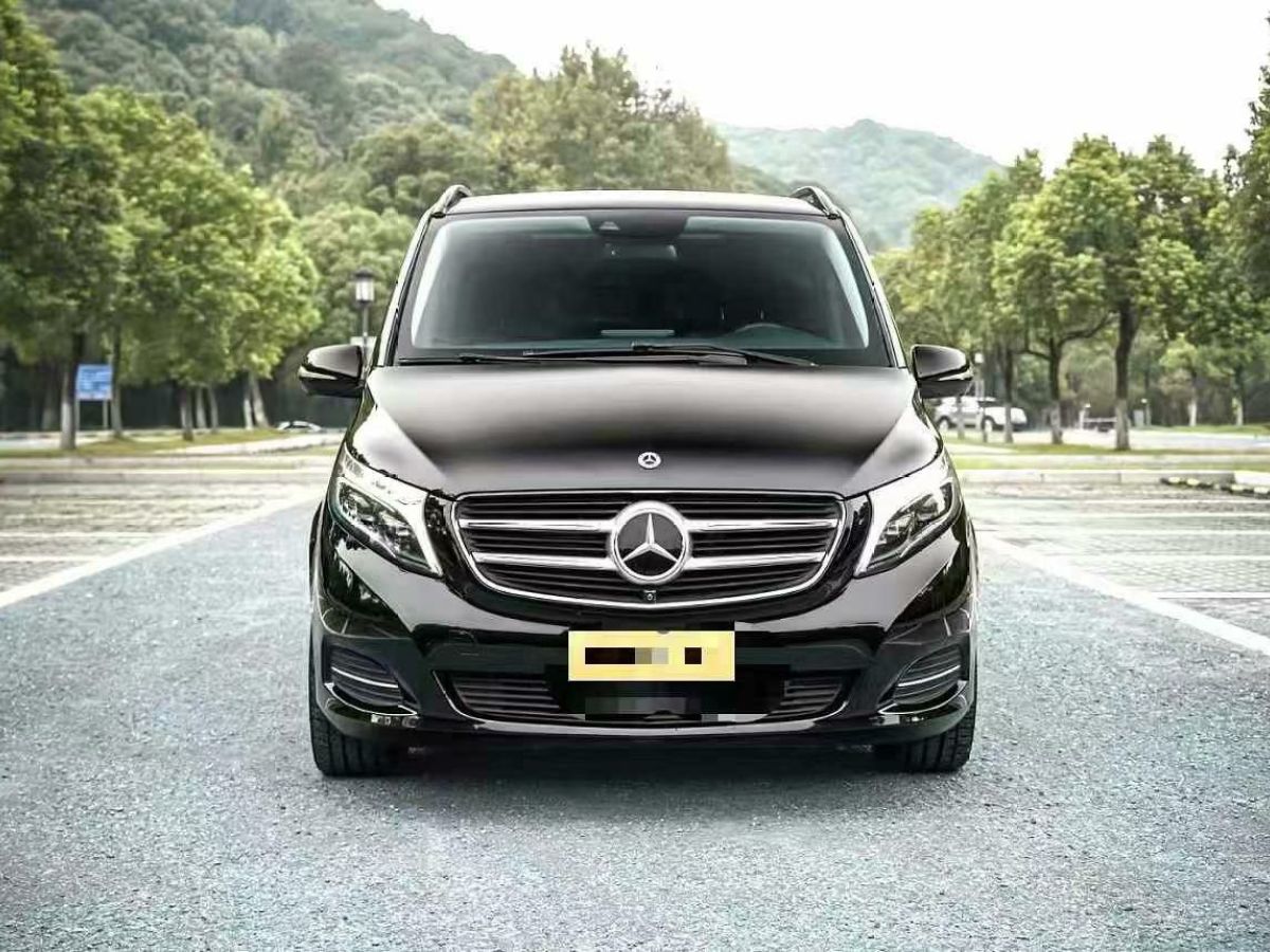 奔馳 奔馳A級(jí)  2019款  A 220 L 4MATIC 運(yùn)動(dòng)轎車圖片