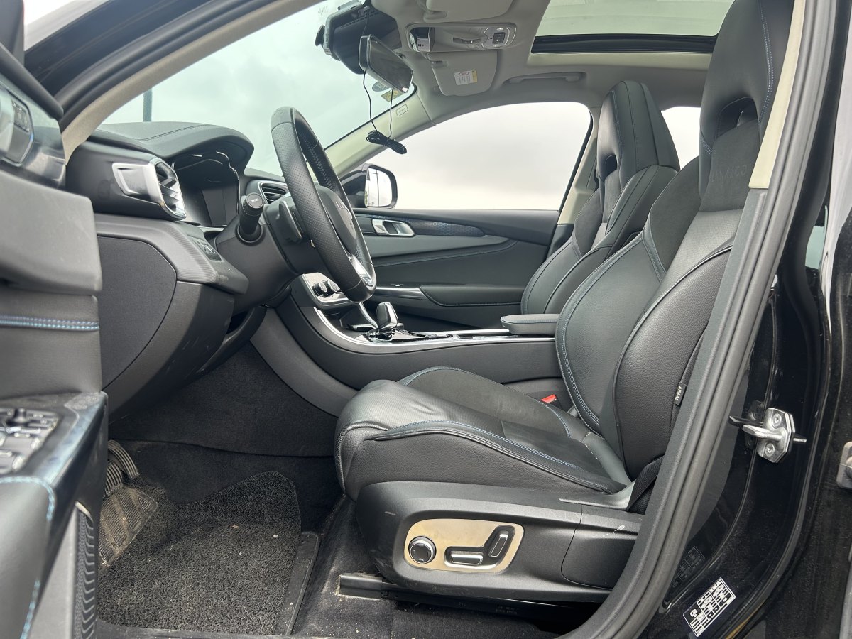 領(lǐng)克 領(lǐng)克01新能源  2019款  1.5T PHEV 勁Pro 國VI圖片