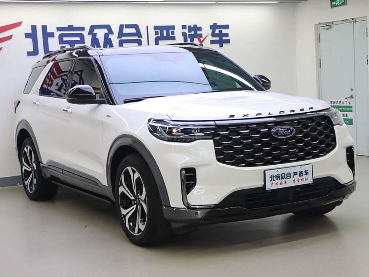 福特 探險(xiǎn)者  2023款 EcoBoost 285 四驅(qū)ST-LINE 7座圖片