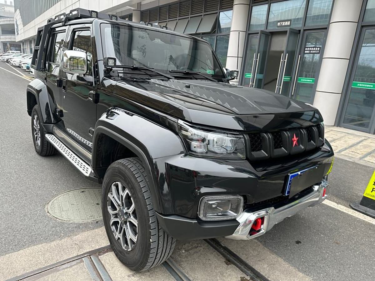 北京 BJ40  2020款 2.0T 自動(dòng)四驅(qū)城市獵人版至尊型圖片