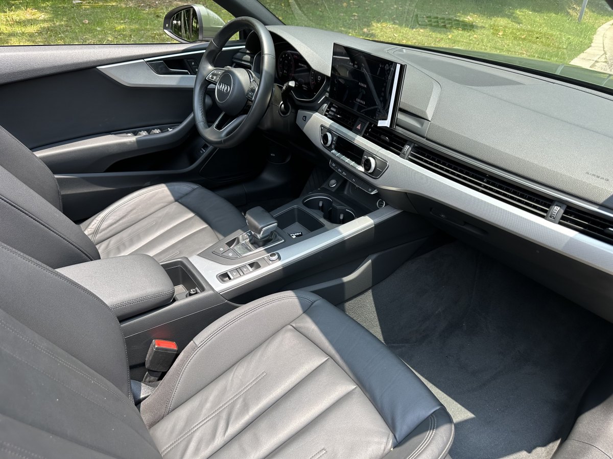 2021年7月奧迪 奧迪A5  2023款 Cabriolet 40 TFSI 時(shí)尚動(dòng)感型