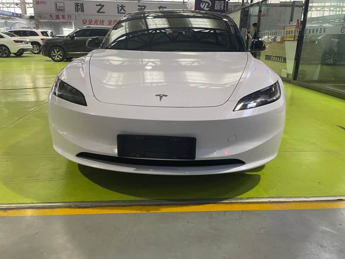 特斯拉 Model 3  2023款 煥新版 后輪驅(qū)動圖片
