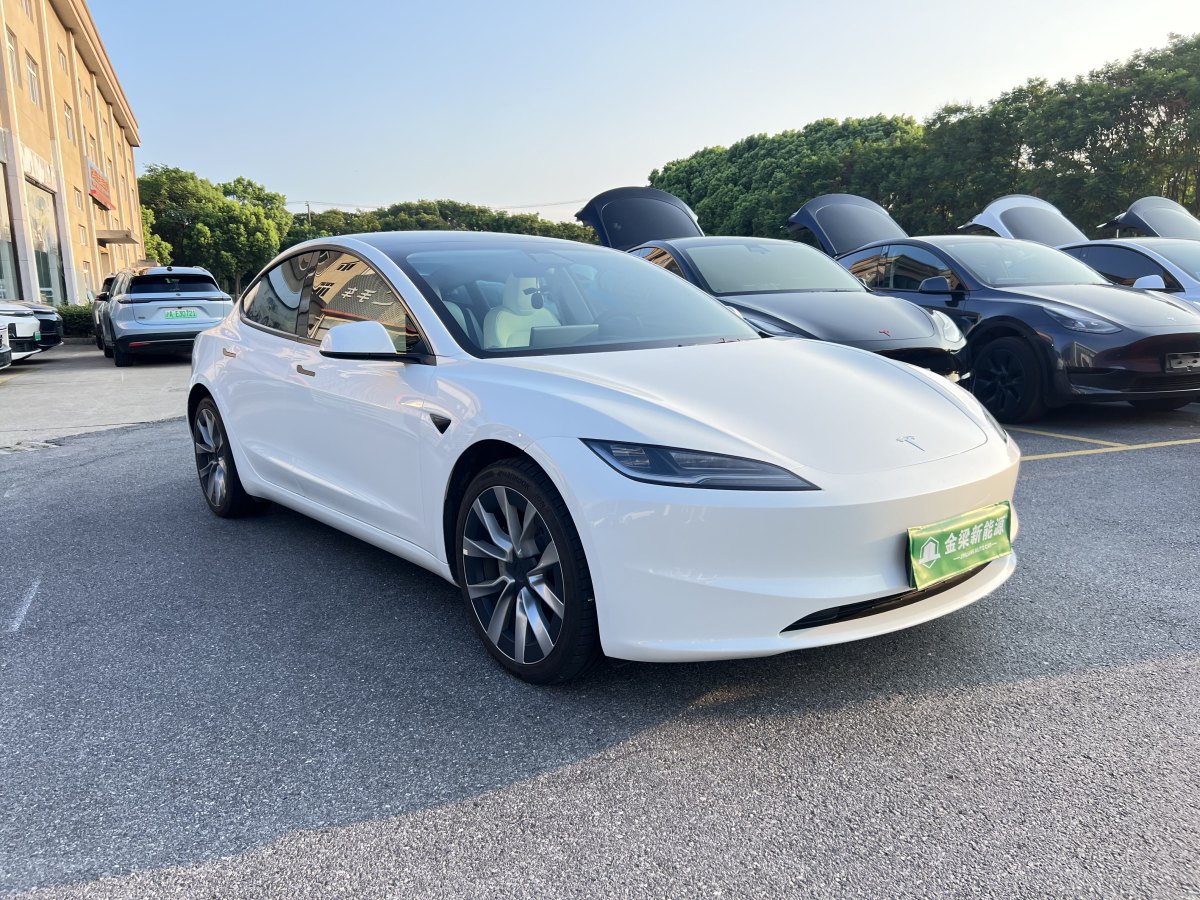 特斯拉 Model 3  2023款 長續(xù)航煥新版 雙電機(jī)全輪驅(qū)動圖片