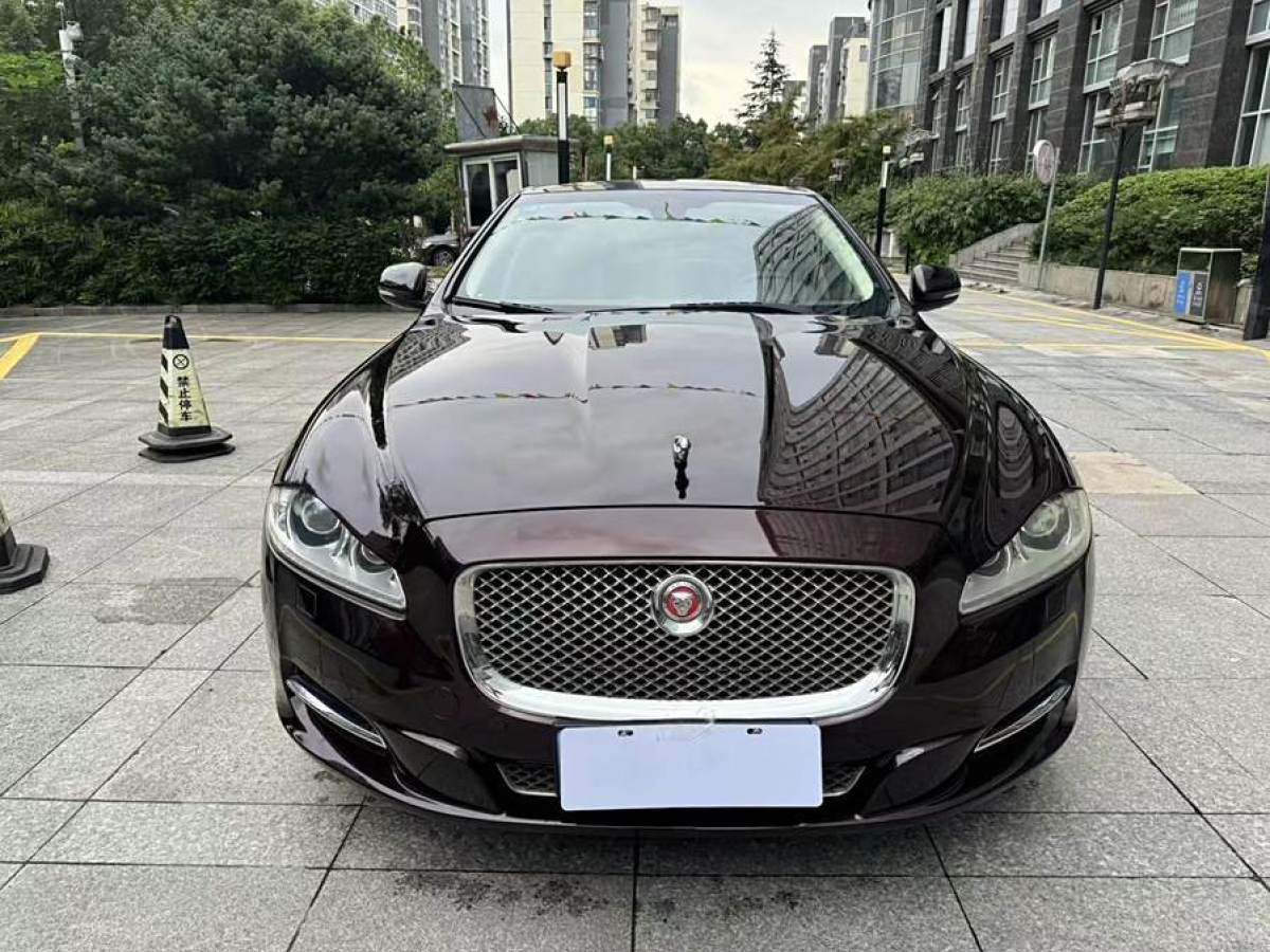 捷豹 XJ  2014款 XJL 3.0 SC 兩驅(qū)全景商務(wù)版圖片