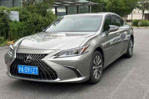ES 雷克薩斯 200 卓越版