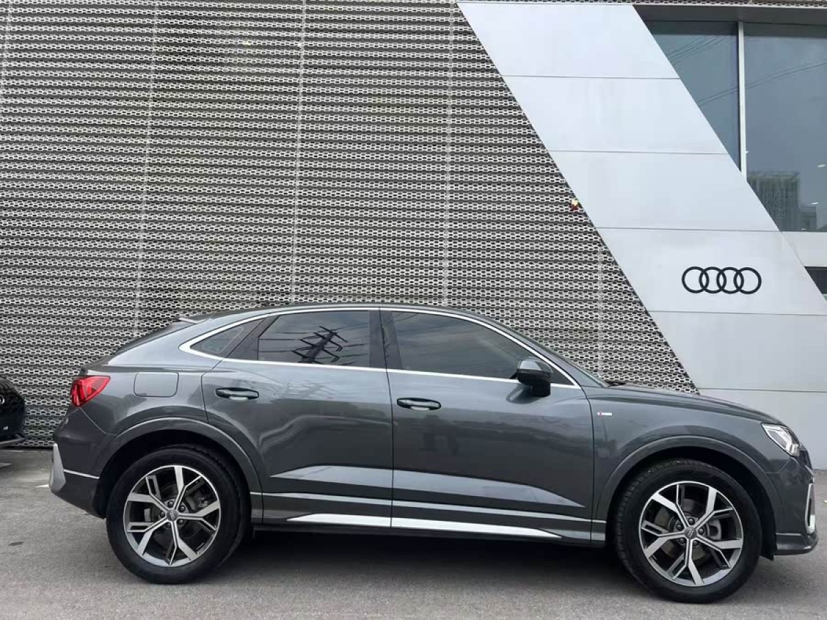 奧迪 奧迪Q3  2022款 40 TFSI 時尚動感型圖片
