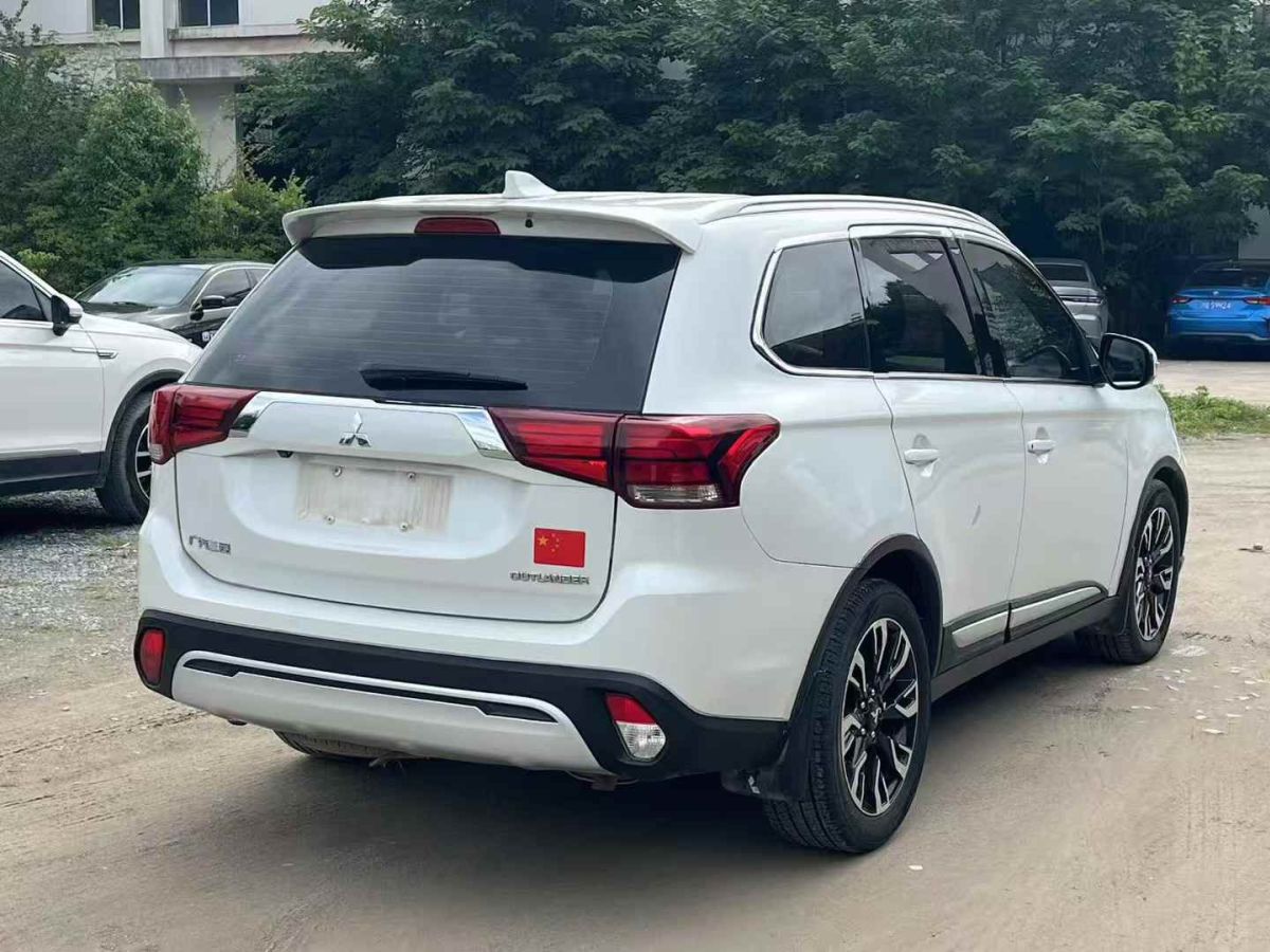 三菱 歐藍德  2019款 2.0L 兩驅暢享版 5座圖片