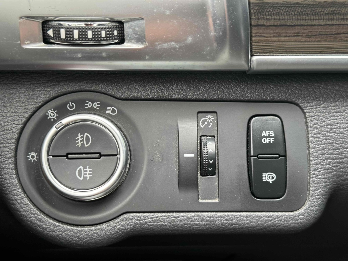 哈弗 H9  2017款 2.0T 汽油四驱舒适型 7座图片