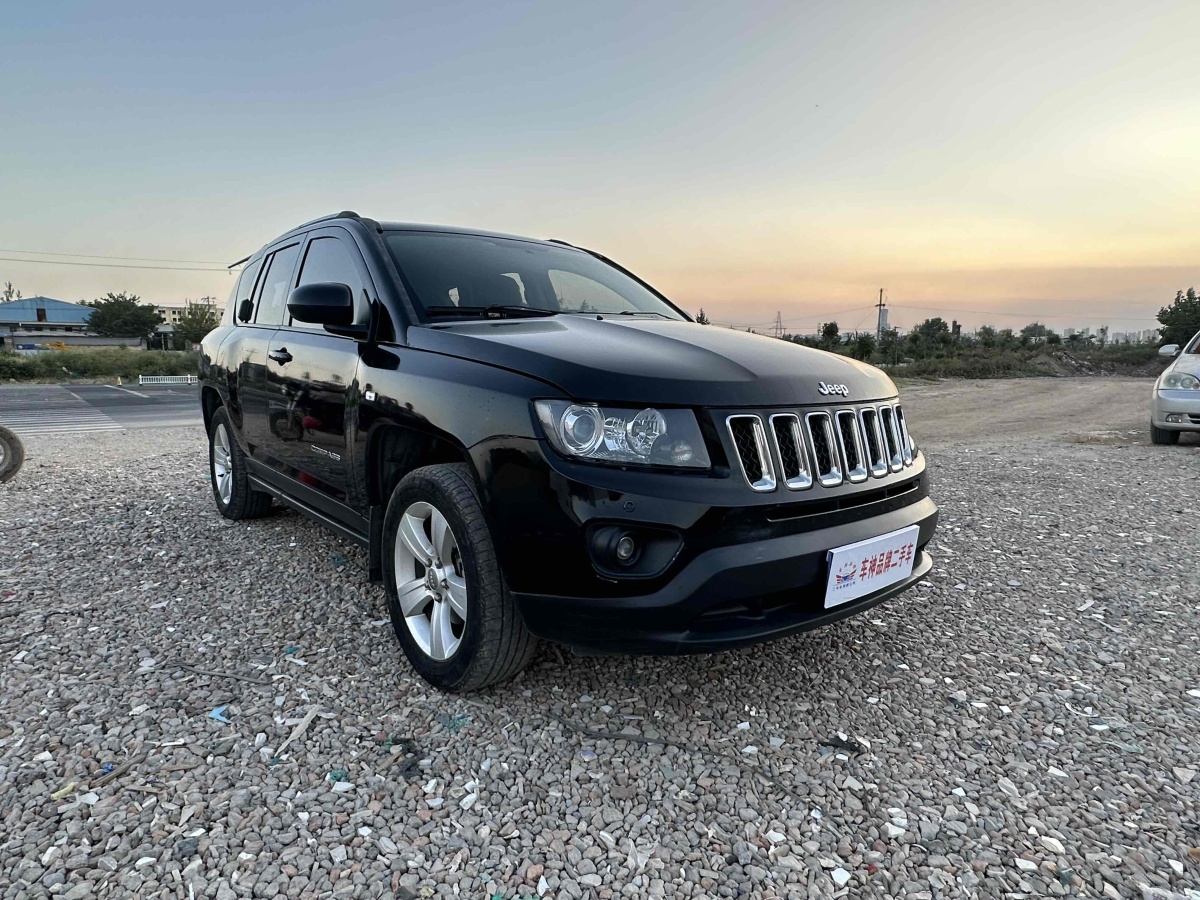 Jeep 指南者  2013款 2.0L 兩驅(qū)運動版圖片