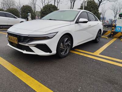 2024年2月 現(xiàn)代 伊蘭特 1.5L CVT LUX尊貴版圖片