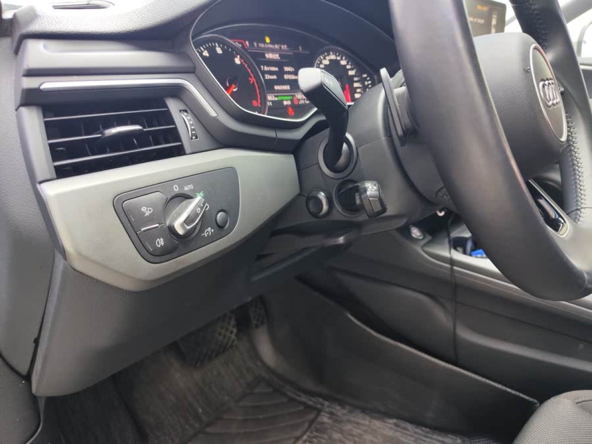 奧迪 奧迪A4L  2019款 40 TFSI 進(jìn)取型 國(guó)VI圖片