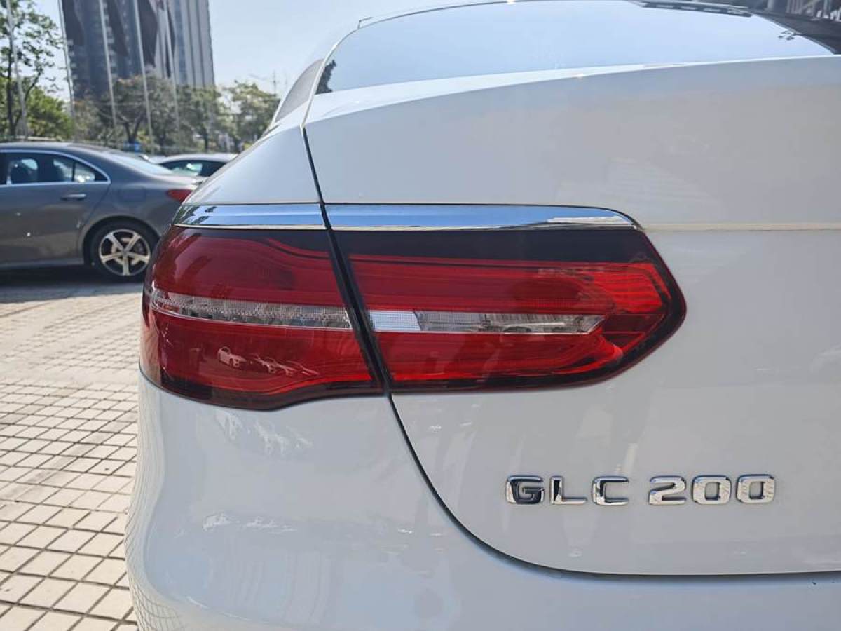 奔馳 奔馳GLC  2022款 改款 GLC 300 4MATIC 轎跑SUV圖片