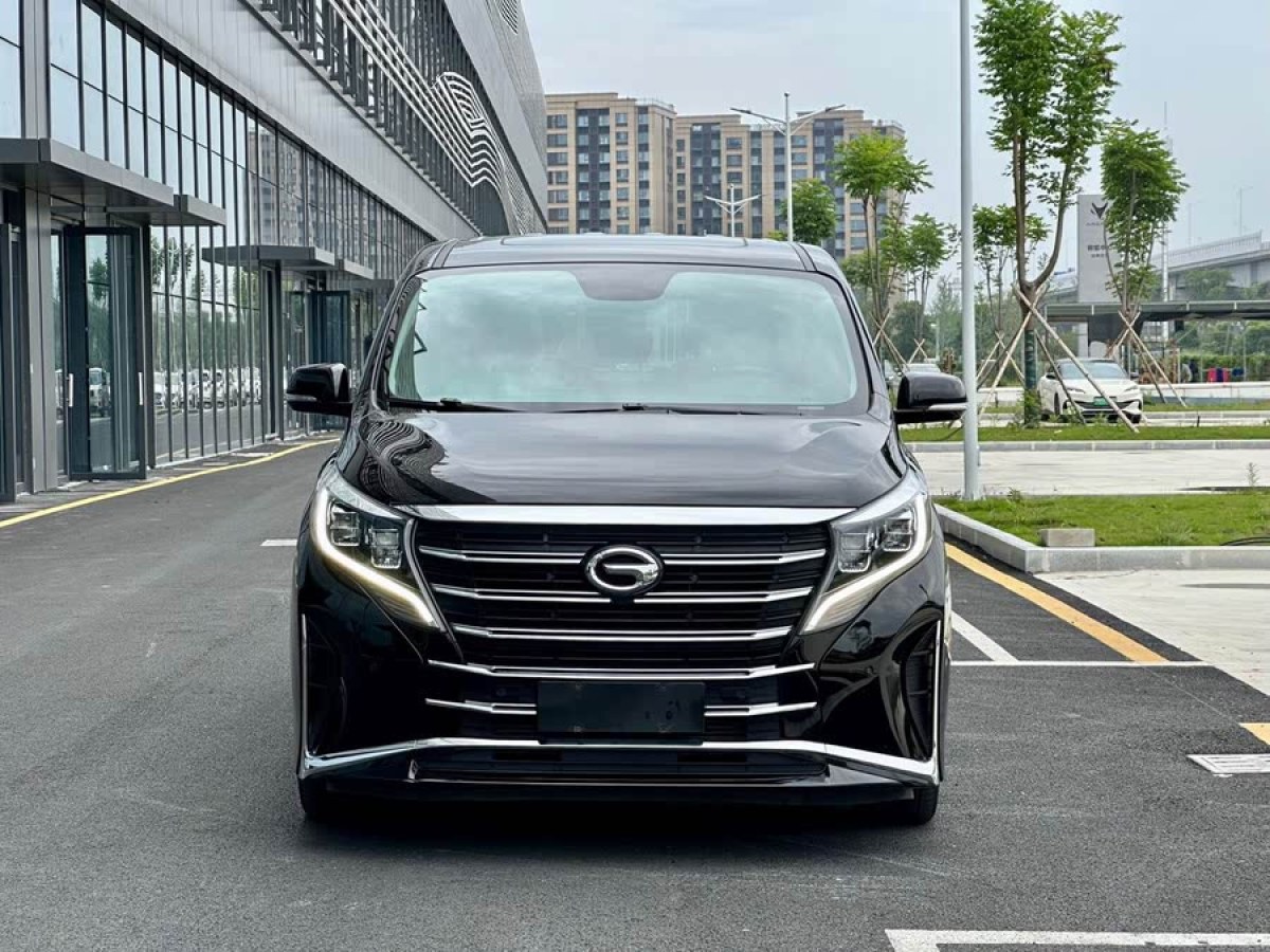 廣汽傳祺 M8  2021款 領(lǐng)秀系列 390T 尊貴版圖片