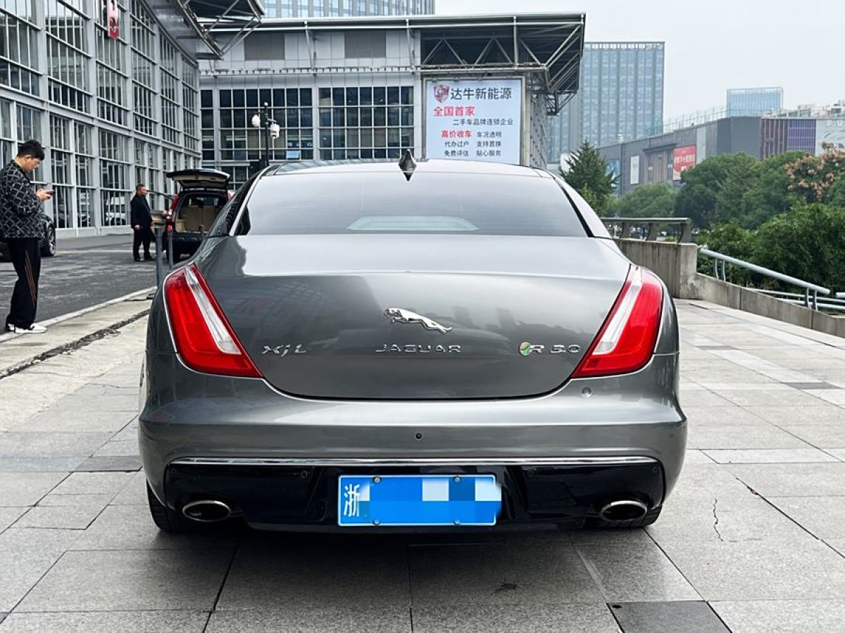 捷豹 XJ  2016款 XJL 3.0 SC 兩驅(qū)典雅商務(wù)版圖片