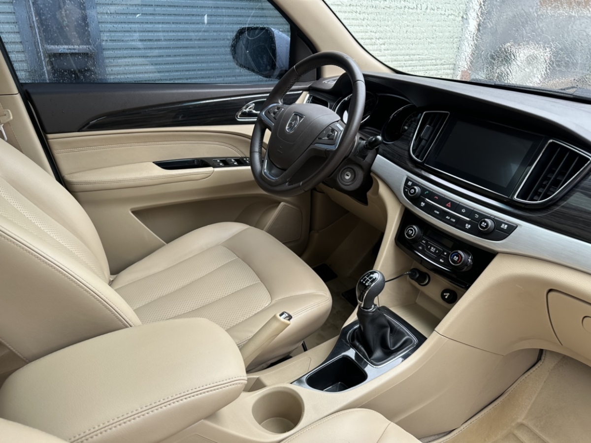 寶駿 730  2016款 1.5L 手動豪華型 7座圖片