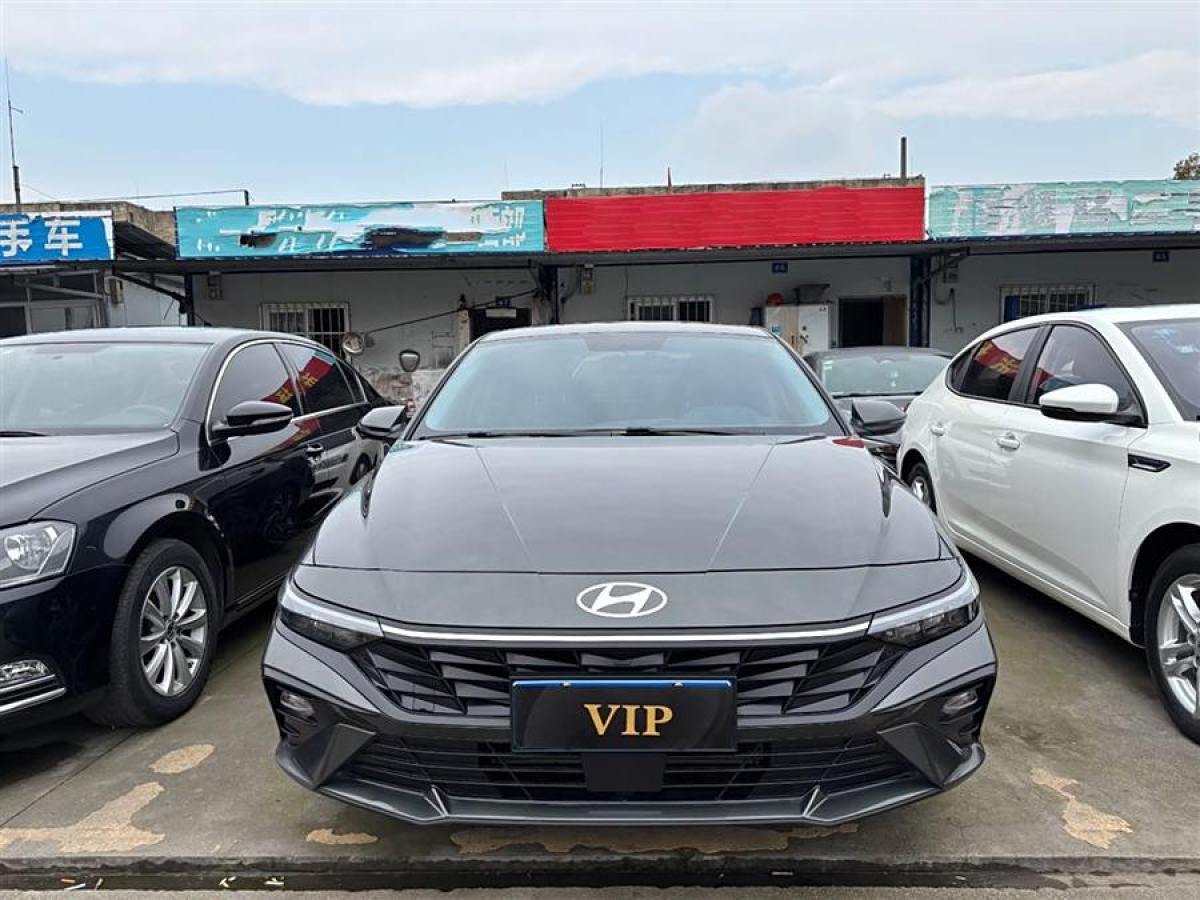 現(xiàn)代 伊蘭特  2023款 1.5L CVT GLS領(lǐng)先版圖片