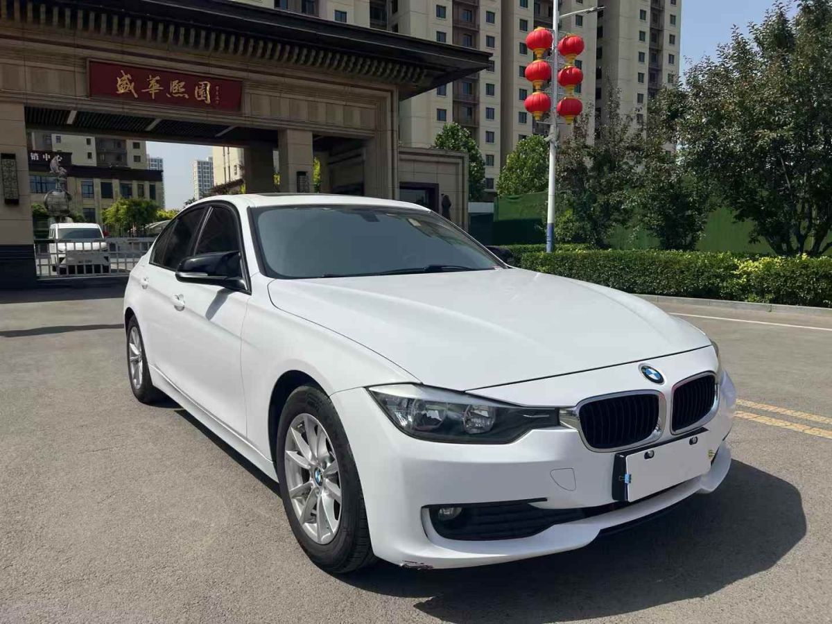 寶馬 寶馬3系  2014款 328i xDrive 2.0T 運(yùn)動(dòng)設(shè)計(jì)套裝圖片