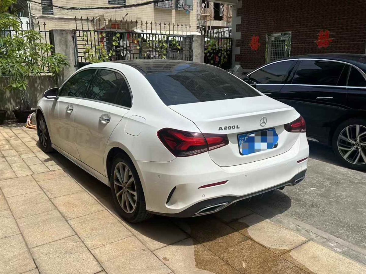 奔馳 奔馳GLE  2020款  GLE 350 4MATIC 時(shí)尚型圖片