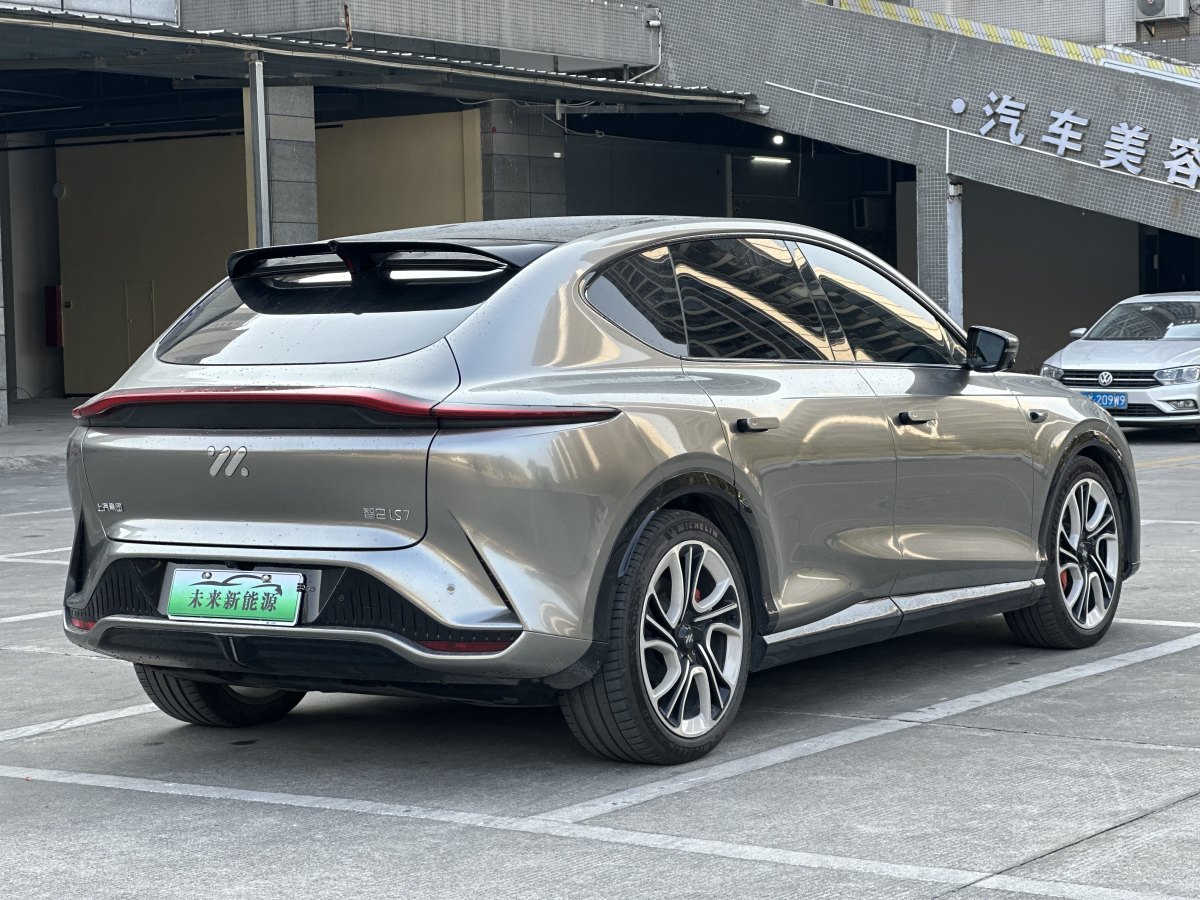 2024年2月智己 智己LS7  2023款 100kWh Lux后驅版